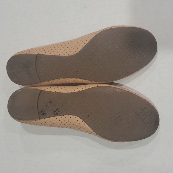 Tory Burch Reva Perforated Leather Ballet Flats Nude/Sable Gold Logo US 9 - Picture 9 of 9